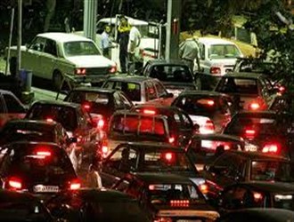 تعلل دولت در اعلام میزان سهمیه خودروهای شخصی/ ازدحام در پمپ بنزین های تهران تا نیمه شب