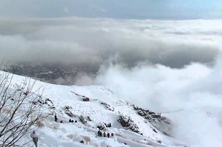 فیلم صحنه زیبای بارش برف در ارتفاعات تهران
