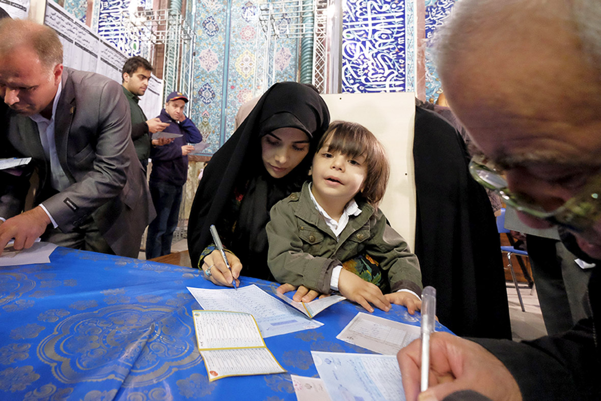 تصاویر برگزیده انتخابات ایران از نگاه  پایگاه خبری « اینترنشنال بیزینس تایمز »