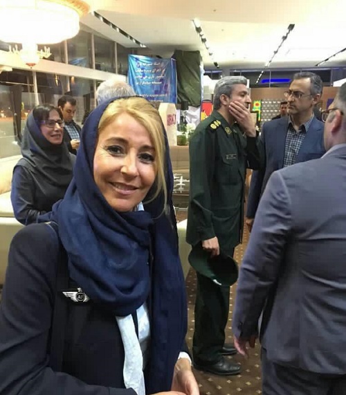 حجاب خدمه « ایر فرانس » در اولین پرواز به تهران + تصاویر