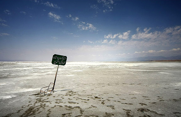 بیماری‌های ناشی از خشکی دریاچه ارومیه رصد می‌شوند