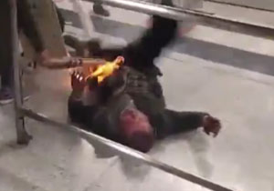 زنده در آتش سوختن یک مرد پس از بمب گذاری در مترو/ فیلم