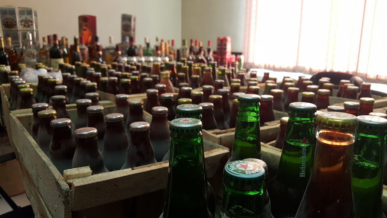 کشف 425 بطری مشروبات الکلی توسط سپاه البرز + تصاویر