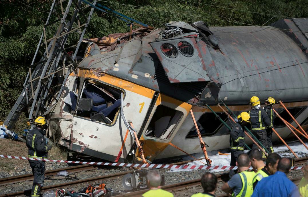 بیش از ۳۰کشته و زخمی در حادثه قطار مسافربری اسپانيا