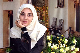 //پاسخ خانم مجری به شایعات ممنوع الکاری‌اش/سه سال ایران نبودم