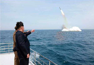 ذوق زدگی شدید مقامات کره شمالی پس از انجام آزمایش موشکی + فیلم