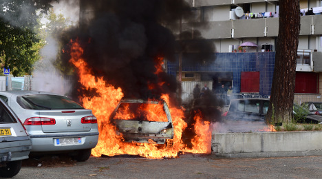 دلایل آتش زدن بیش از 1000 خودرو در اولین روز سال نو در فرانسه+عکس