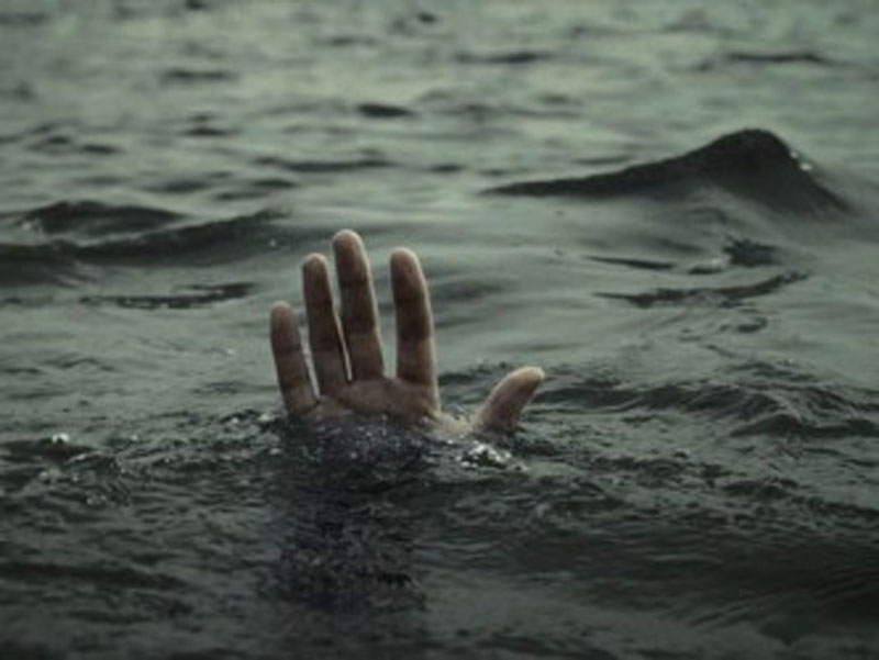 غرق شدن کودک ۲ ساله در رودخانه کرج/ موج بی تدبیری همچنان قربانی می گیرد