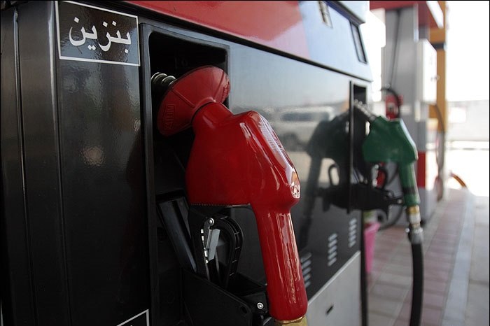 افزایش قیمت بنزین آثار اقتصادی و روانی در کشور دارد/ پالایشگاههای ناکارآمد در قیمت بنزین موثرند