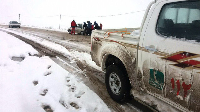 امدادرسانی هلال احم به 60 نفر در برف و کولاک البرز/ 12 تیم عملیاتی حوادث را مدیریت کردند