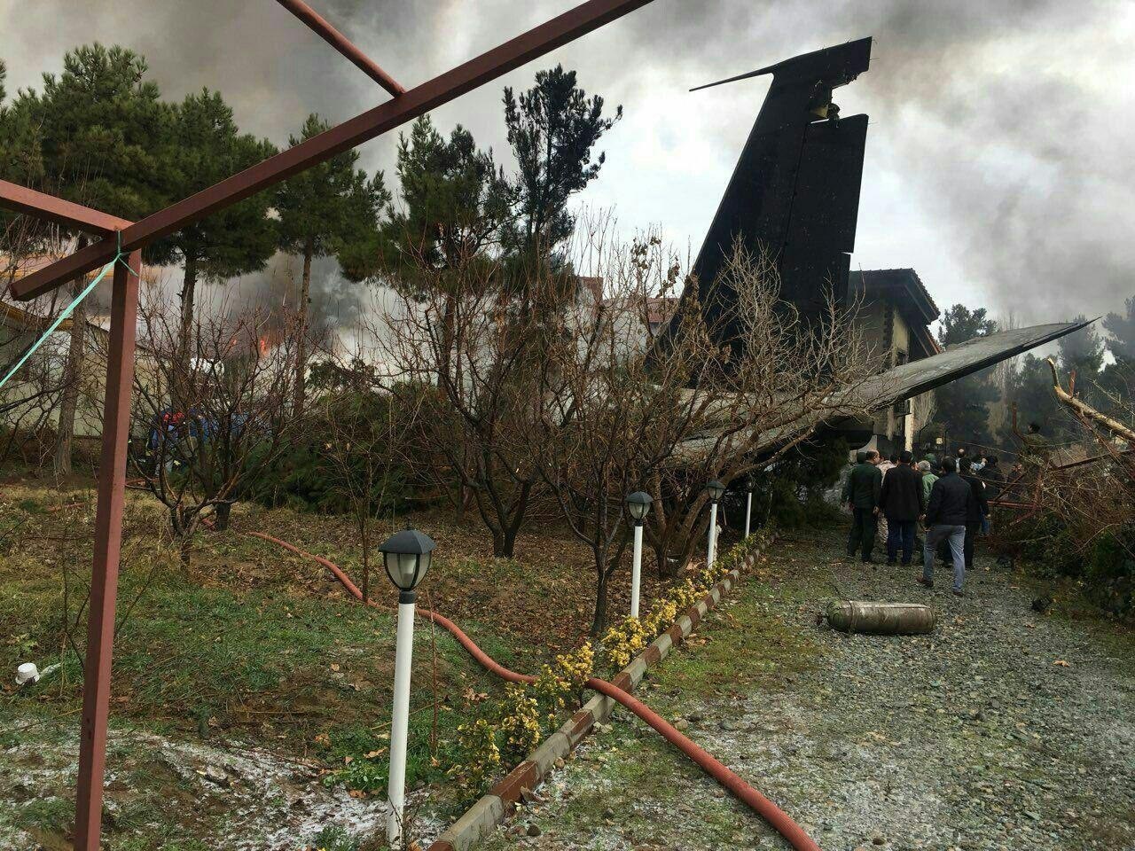 تصاویر هولناک سقوط هواپیمای 707 در کرج