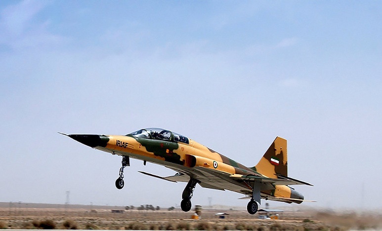 پرواز نخستین هواپیمای جنگنده ایرانی + تصاویر
