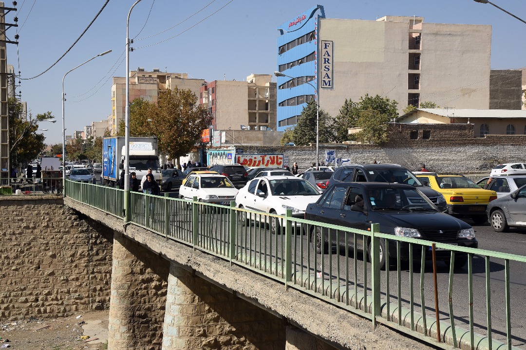 گِره ترافیک باغستان غربی همچنان کور است/مخالفت امور آب تهران با ساخت پل/سهم نادیده مردم در طرح های عمرانی