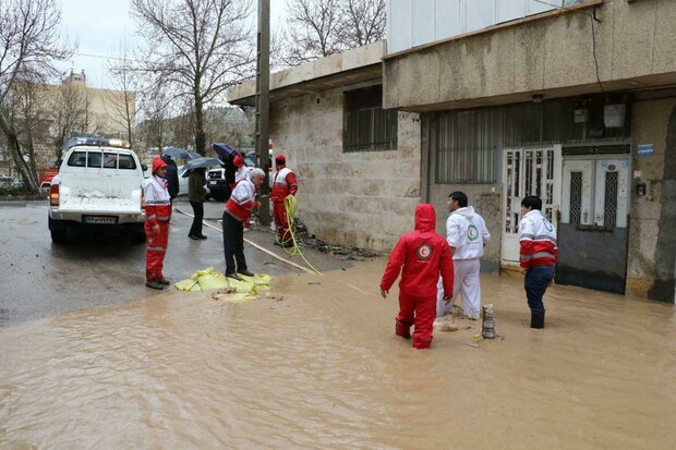 کمک های البرز در قالب 4 پرواز هوایی به خوزستان و لرستان ارسال شد/ حضور 10 تیم سیلاب و امداد و نجات هلال احمر در لرستان/ نیاز سیل زدگان، وجه نقد برای تامین نیازهای اصلی است