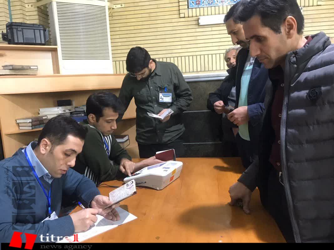 نمایش شور و شعور البرزی ها در انتخابات مجلس ساعت اخذ رای را تمدید کرد/ حماسه حضور تا ساعت 23 ادامه دارد + تصاویر
