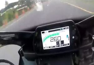 کورس مرگبار موتورسیکلت‌ها با سرعت ۲۶۰ کیلومتر + فیلم