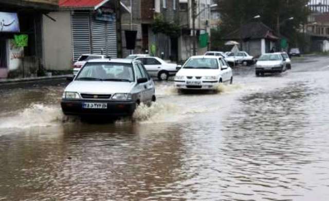 جمعه بارانی و سیلابی شدن رودخانه ها در البرز/ احتمال ریزش سنگ در جاده های کوهستانی