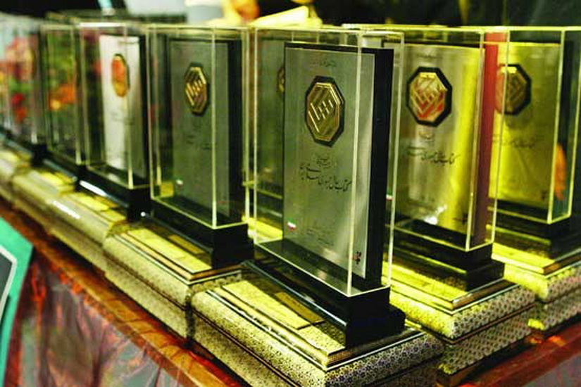 :ورق نویسندگان البرزی با جایزه کتاب سال برگشت/ جشنواره ای برای شناسایی نویسندگان واقعی/ وقتی نویسنده کیلویی آب در دلش تکان نمی خورد