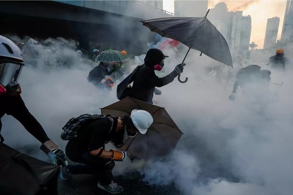 صادرات گاز اشک آور ساخت آمریکا به هنگ کنگ