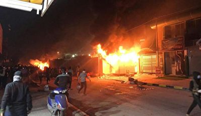 آتش زدن کنسولگری ایران در نجف اشرف + فیلم