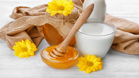 ترکیب شیر و عسل و ۷ فایده ارزشمندی که از آن‌ها بی‌خبرید!