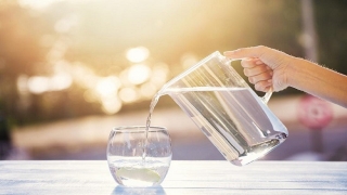 با 6 اشتباه رایج در آب رسانی به بدن آشنا شوید
