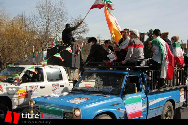 آغاز راهپیمایی ۲۲ بهمن در البرز؛ روز غلبه اراده پولادین ملت بر سرسپردگی طاغوت/ حرکت خودرویی مردم از ۳ مبدا در کرج