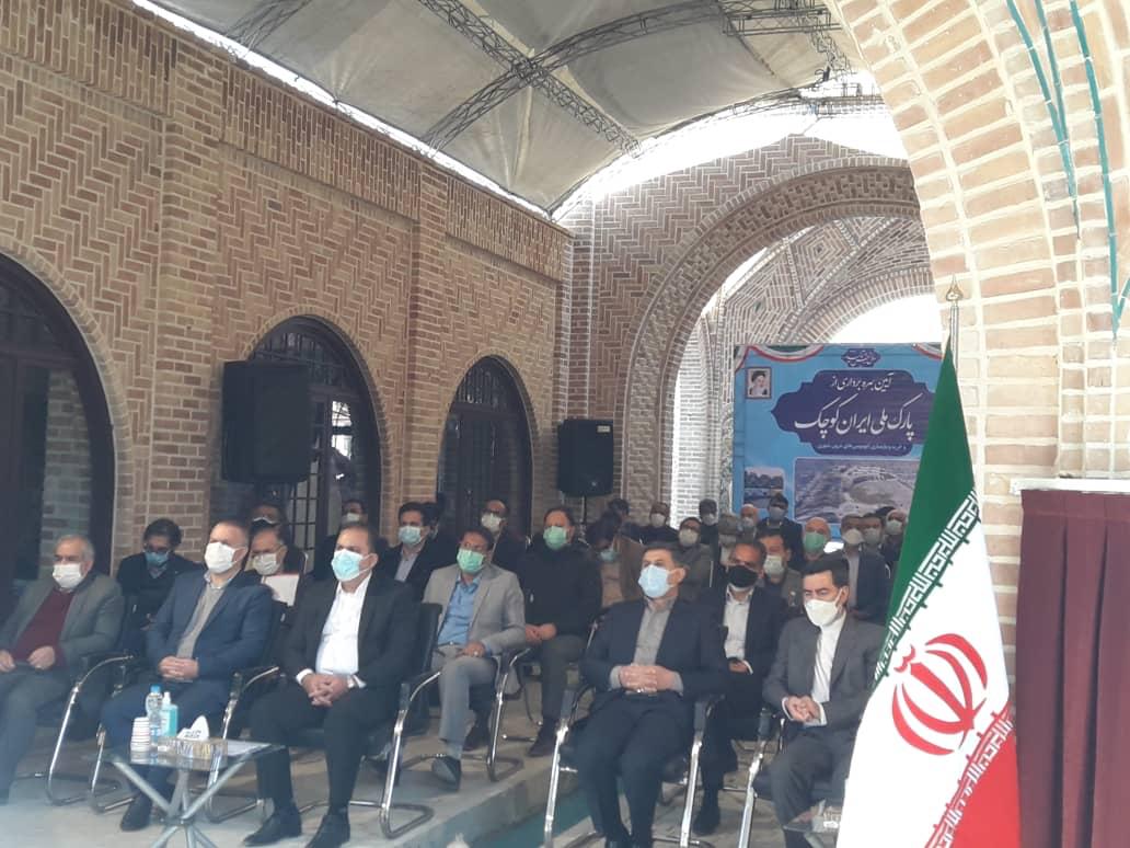 حسن روحانی پارک ۷ هکتاری کرج را افتتاح کرد/ شبیه سازی سکونتگاه های اقدام ایرانی