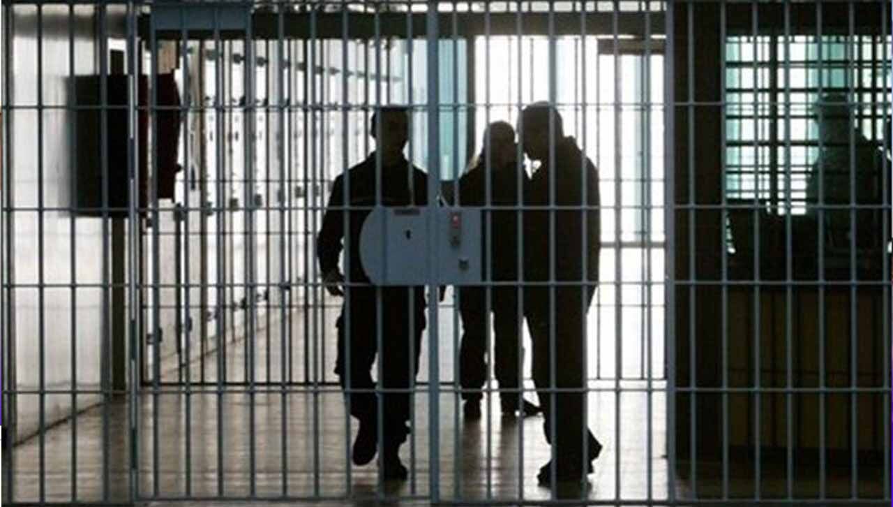زندان‌ های البرز باید به خارج از بافت شهری منتقل شوند