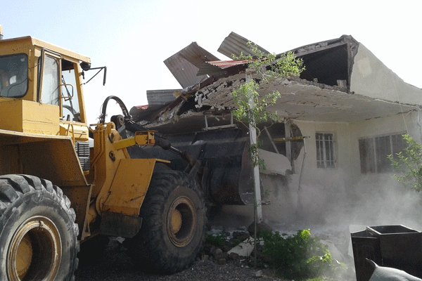 تخریب ویلاهای تفریحی و آزادسازی ۱۲۷ هکتار اراضی در چهارباغ البرز
