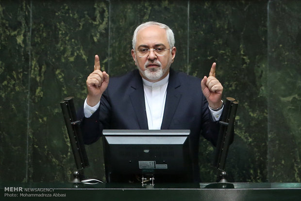 ظریف در صحن علنی مجلس: سیاست خارجی حوزه دعوای جناحی نیست
