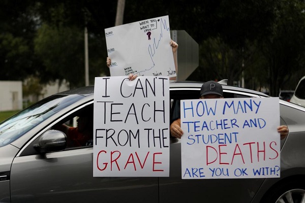 اعتراض معلمان آمریکا به بازگشایی مدارس در دوران کووید19/ بی توجهی ترامپ به سیستم آموزشی