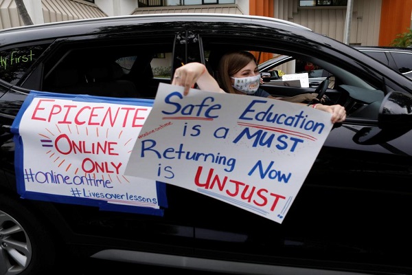 اعتراض معلمان آمریکا به بازگشایی مدارس در دوران کووید19/ بی توجهی ترامپ به سیستم آموزشی