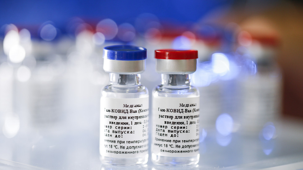 بی ارزش کردن واکسن روسیه جان مردم را به خطر می اندازد