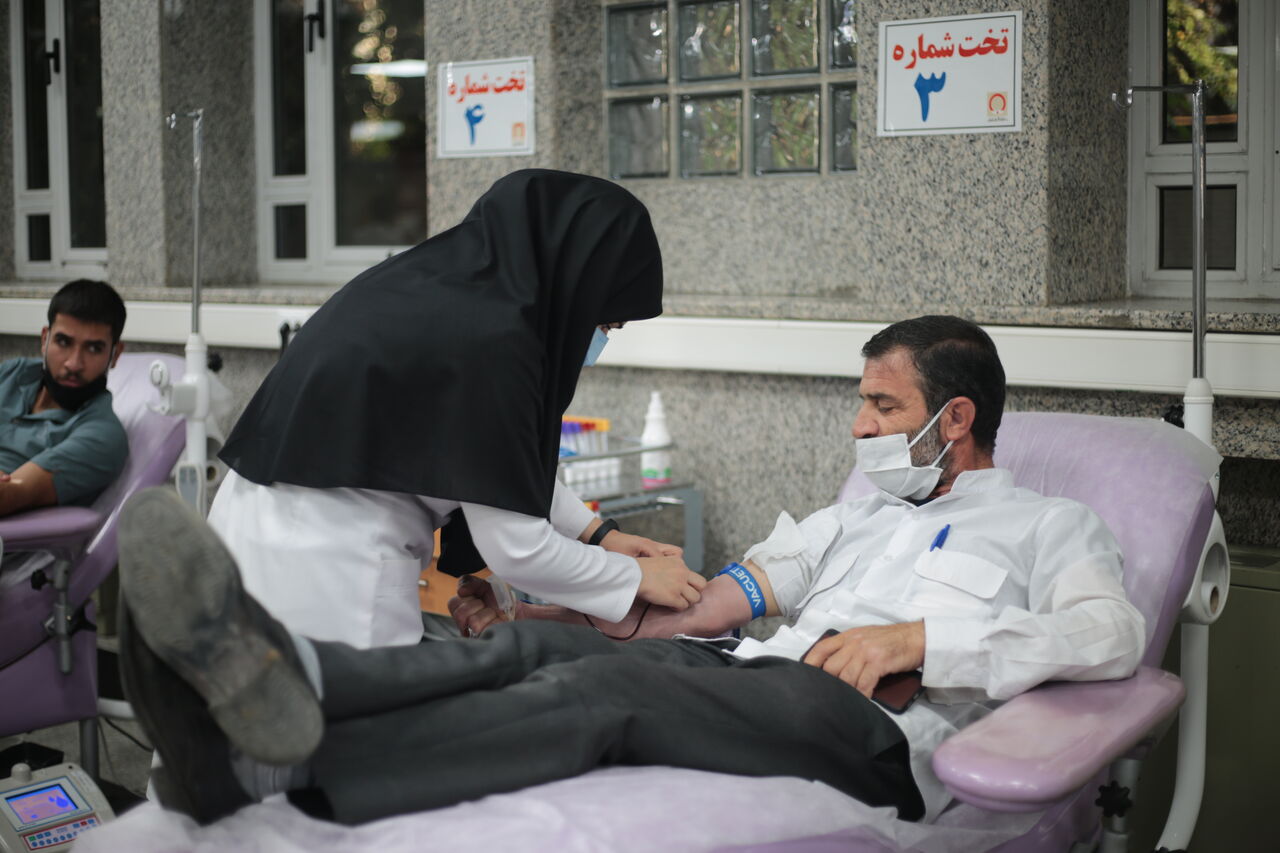 فعالیت ۲ پایگاه‌ های انتقال خون البرز در تاسوعا و عاشورای حسینی