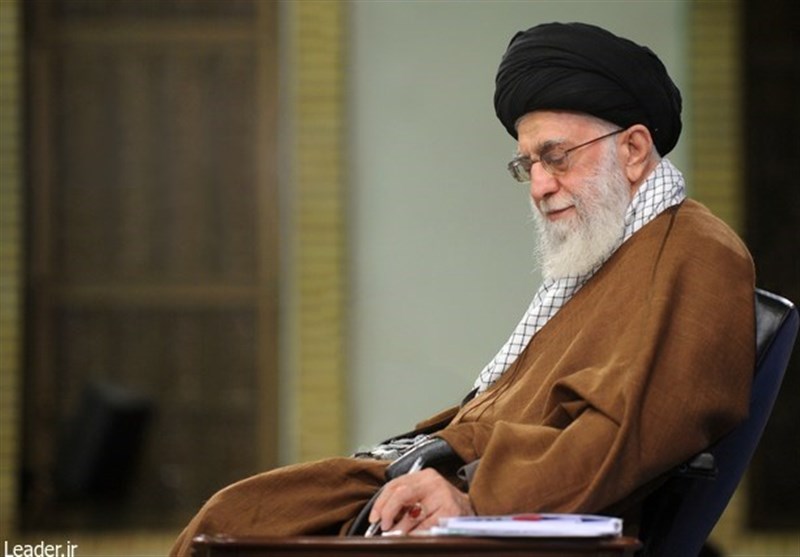 امام خامنه‌ای به جوانان فرانسه: از رئیس‌جمهورتان بپرسید چرا تردید در هولوکاست، جُرم اما اهانت به پیامبر آزاد است؟