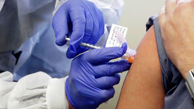 انگلیس هفته آینده تزریق واکسن کووید 19 را شروع می کند/شرایط عادی قبل از کووید ۱۹ در نیمه اول سال ۲۰۲۱ ///خبر تولیدی///ترجمه//