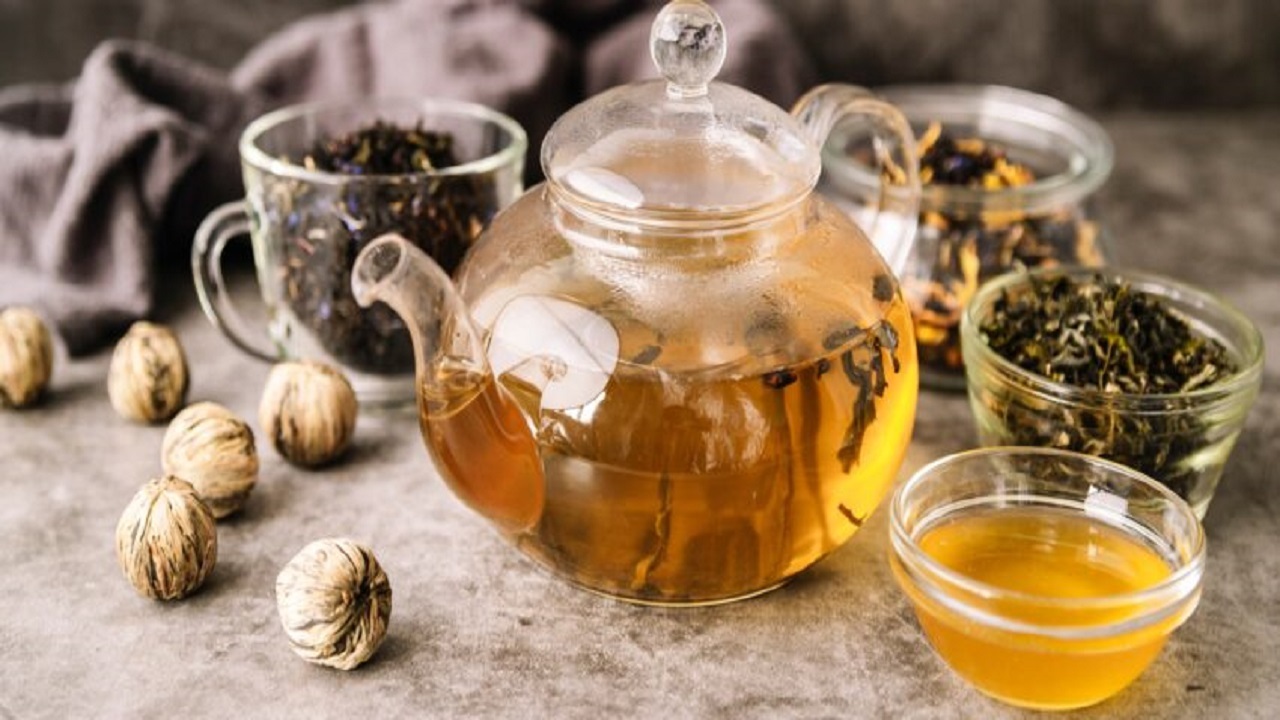۷ چای گیاهی که با عفونت ویروسی در بدن مبارزه می‌کنند