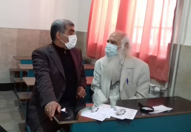 وقتی پیرمرد ۸۲ ساله البرزی با حضور در امتحانات نهایی، امید را به دانش آموزان البرزی بر می گرداند