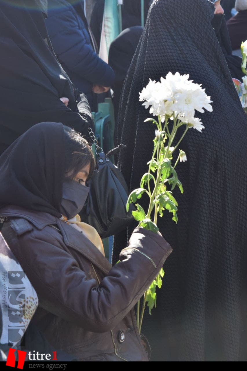 مسافر ۳۹ ساله البرز در گلزار شهدای امامزاده طاهر (ع) کرج آرام گرفت + تصاویر
