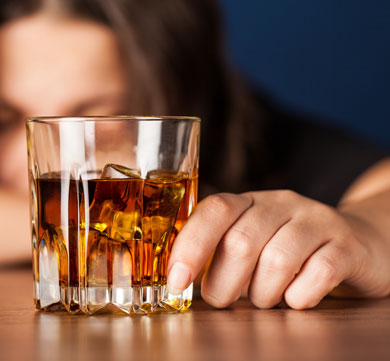 کاهش خطرناک سن مصرف الکل در کشور