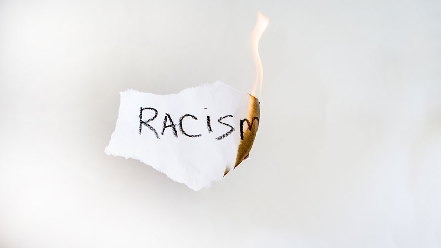 نژادپرستی آنلاین در مدارس آمریکا و آسیب های وارده به دانش آموزان سیاه پوست