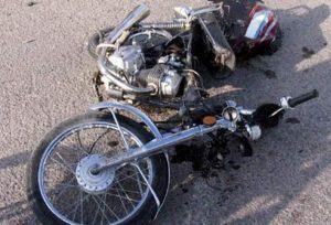 برخورد موتورسیکلت با پژو پارس با یک کشته و مجروح