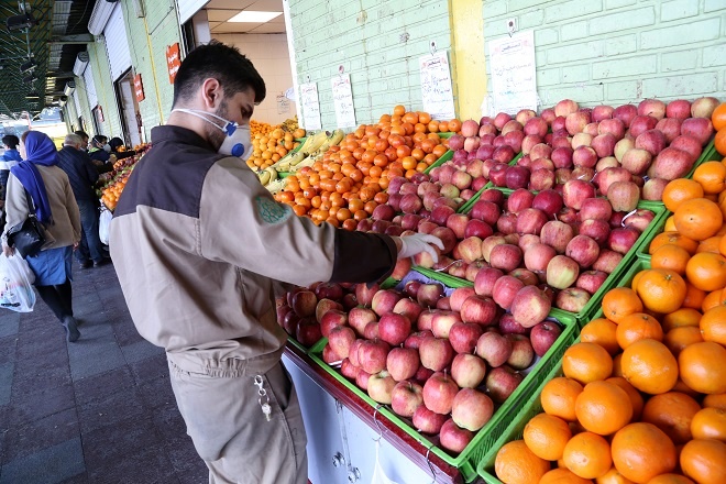 عرضه دقیقه نودی میوه تنظیم بازاری عید در استان البرز/ میوه هایی که در سردخانه به انتظار قیمت ماند!