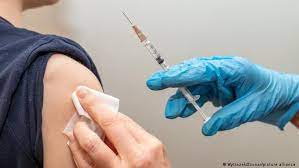 ۲۲ میلیون و ۴۹۰ هزار نفر ۳ دوز واکسن کرونا تزریق کرده اند