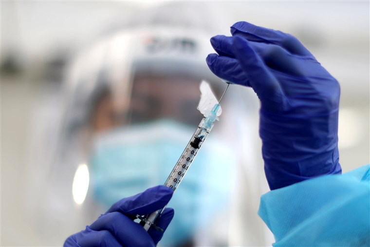 نوبت تزریق واکسن کرونا به افراد بالای ۷۵ سال در البرز رسید