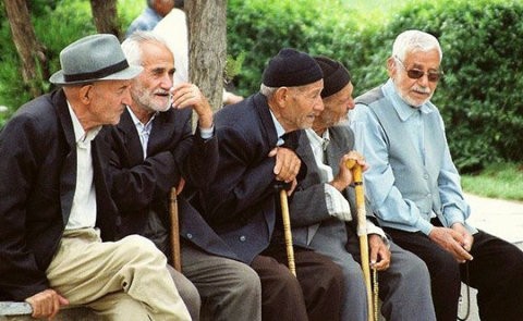 نرخ باروری بعد از انقلاب ظرف مدت کوتاهی یک چهارم شد/در حال حاضر یک نفر از هر 10 ایرانی بالای 60 سال سن دارد/جمعیت ایران قبل از اینکه به توسعه یافتگی برسد؛ سالخورده شد//خبر تولیدی///