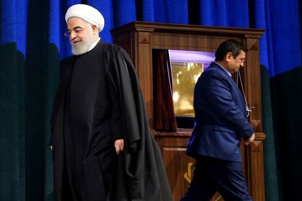 هیجان حسن روحانی برای رونمایی از سورپرایز اقتصادی! + فیلم