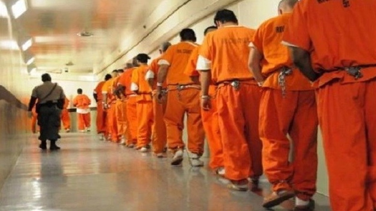 مرگ بیش از ۲۷۰۰ زندانی در آمریکا بر اثر ابتلا به کرونا