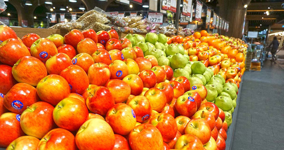 سود ۷۰ درصدی میوه در مغازه های کرج مردم را کلافه کرده است/ تورم در بازار میوه؛ محصول جهش هزینه ‌های تولید باغداران
